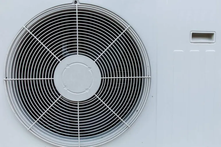 Il n'est jamais trop tôt pour préparer l'été avec la pose et l'installation d'une climatisation. API CLIM, votre entreprise de climatisation à Vienne,LYON, Vienne, Api Gaz