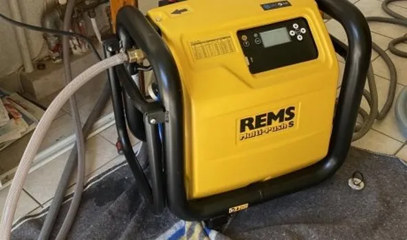 Nouveau désembouage d'une installation chauffage à Vienne, Vienne, Api Gaz